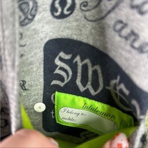 LULULEMON Gray Blue Neon Green Scuba Affirmation Zip-Up Jacket Size 4